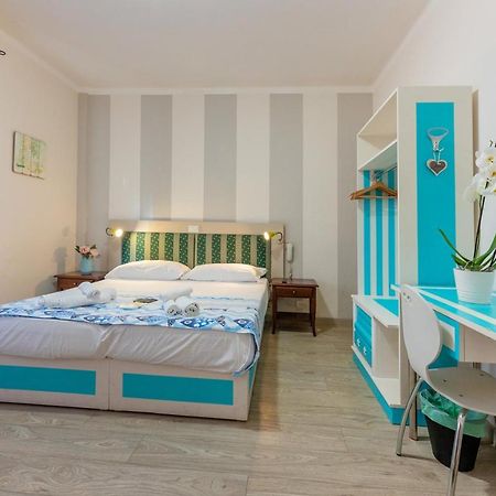 Albergo Oasi ฟีนาเลลีกูเร ภายนอก รูปภาพ